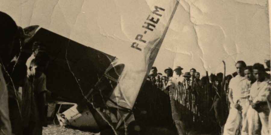 Acidente aéreo em Aracati. 1950. Acervo: Antero Pereira Filho.